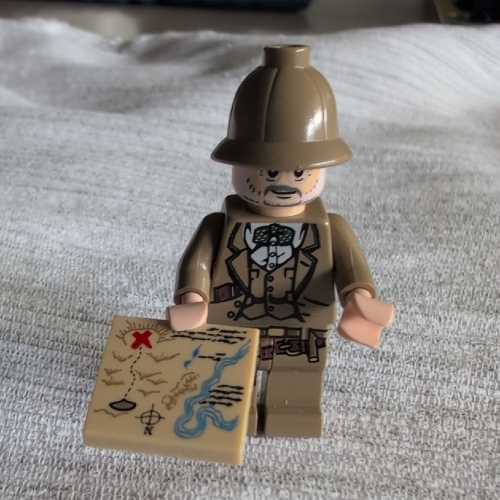 LEGO Minifigure Professor Henry Jones Sr. - Indiana Jones